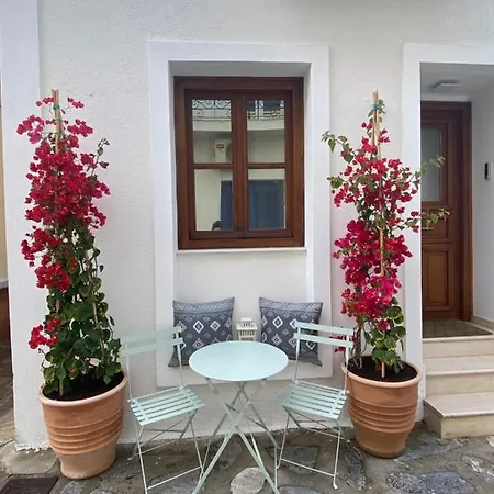 Olea White Vakantiehuis Skiathos-stad