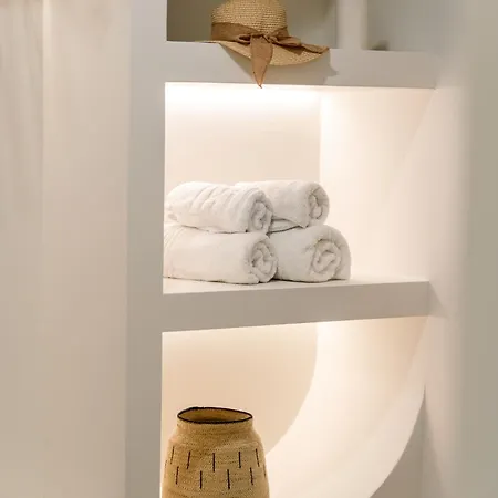 Olea White *
