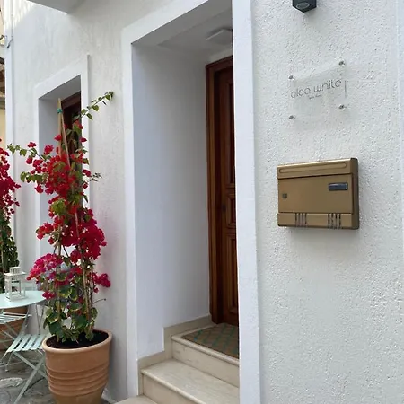 Olea White Città di Skiathos