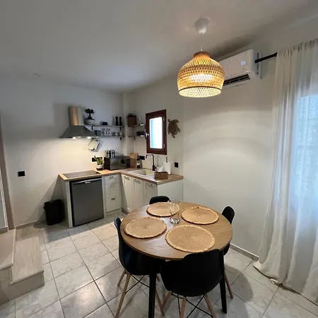 Holiday home Olea White *