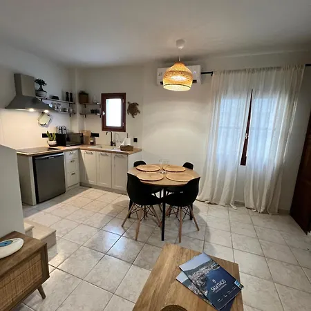 Olea White Città di Skiathos